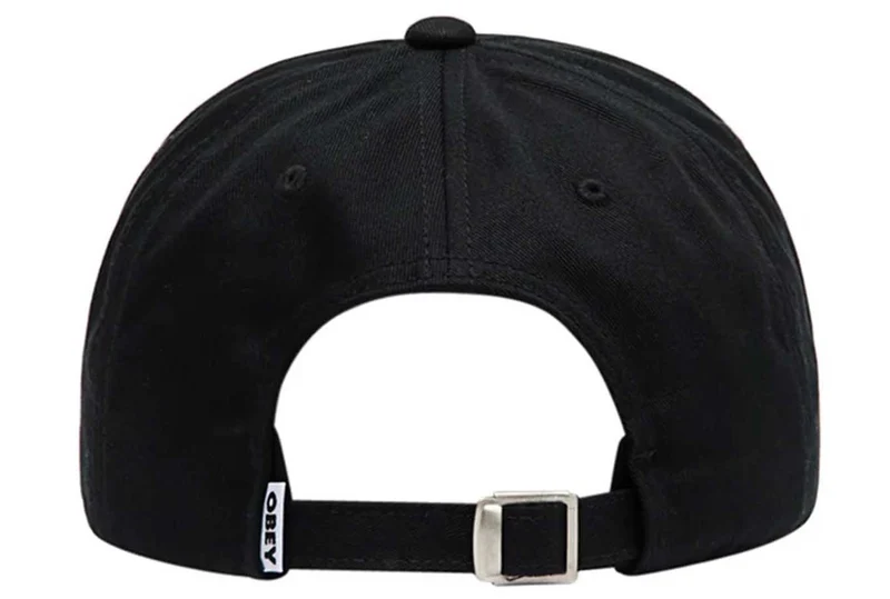 CASQUETTE BOLD CURVE 6 PANNEAUX À FERMETURE ÉLASTIQUE