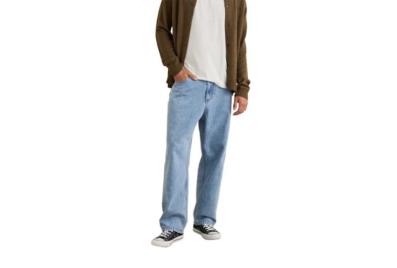 LE JEAN ESSENTIEL