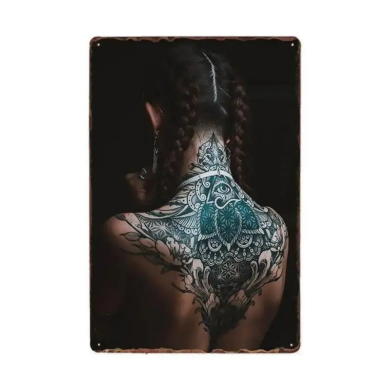 Plaque Métallique Femme tatouée
