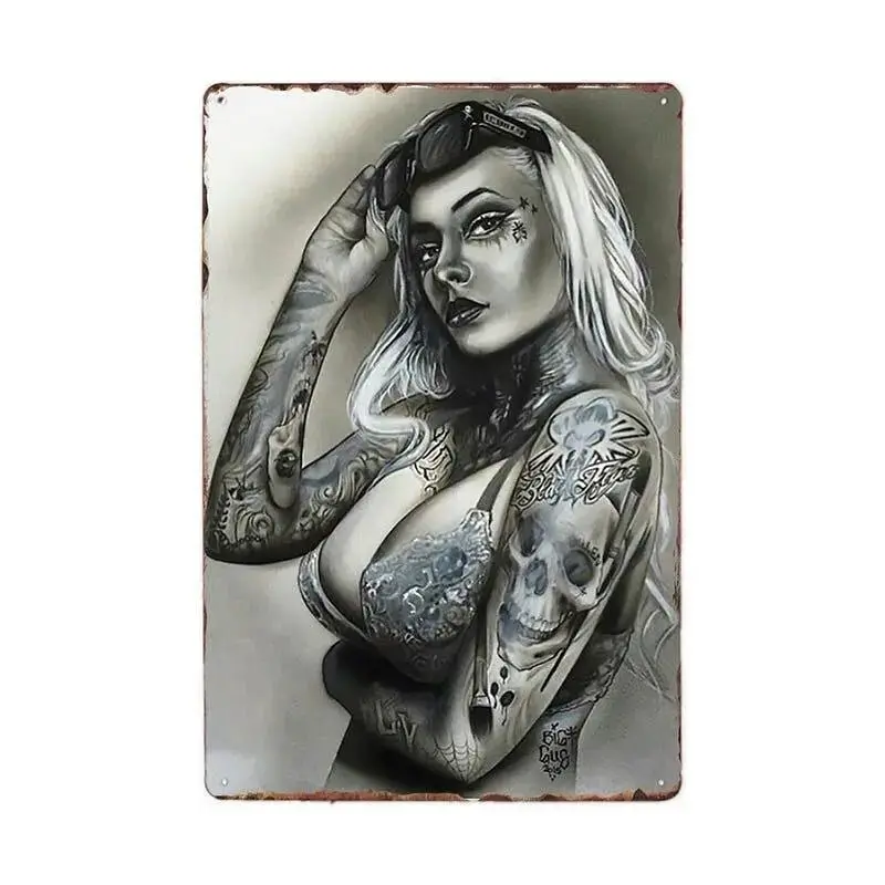 Plaque Métallique Femme tatouée