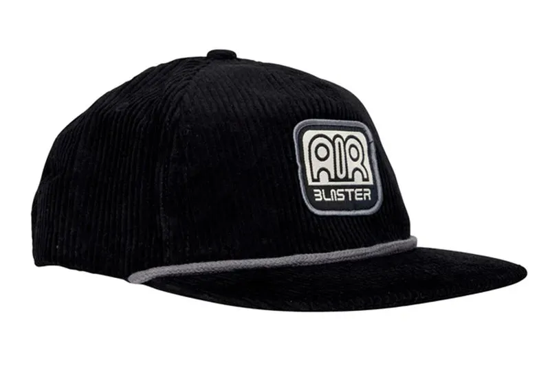 CASQUETTE EN VELOURS CÔTELÉ