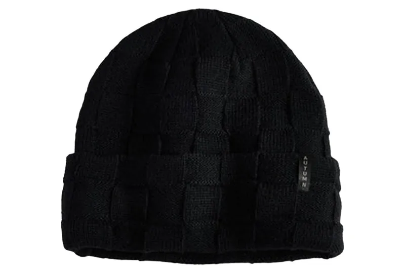 BONNET EN LAINE À CARREAUX