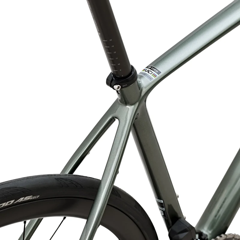 Van Rysel EDR CF Ultra 105 Di2 PW