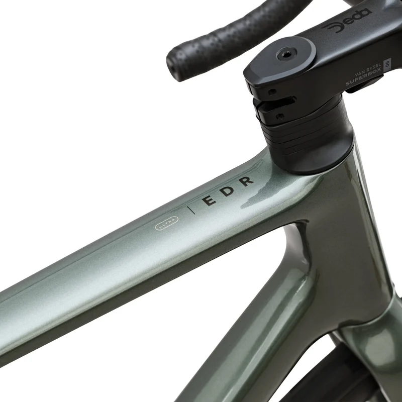 Van Rysel EDR CF Ultra 105 Di2 PW