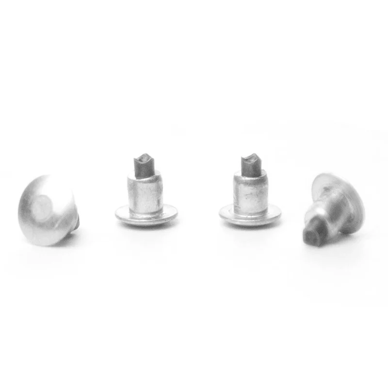 Clous Terrene triple traction crown stud tungsten carbide (paquet de 100)