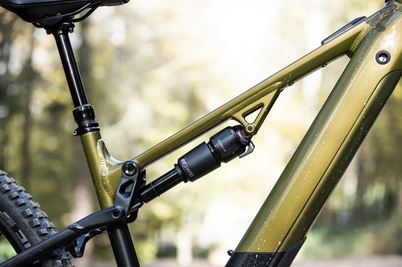 VTT Électrique Superior eXF 9049 B 750WH Olive / Noir 2025