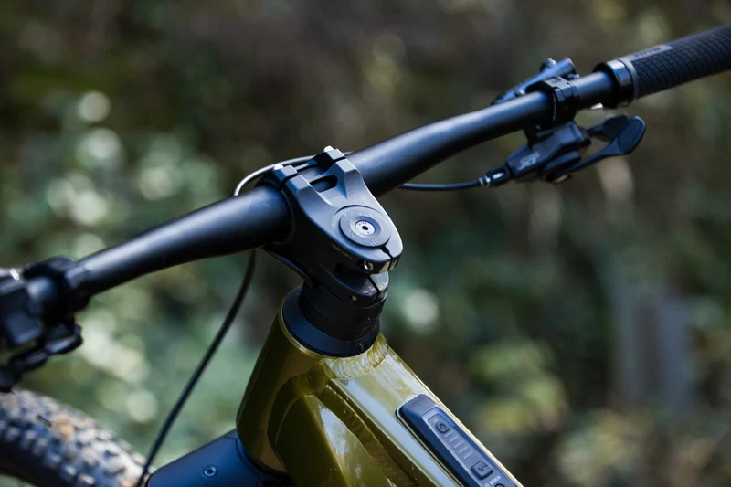VTT Électrique Superior eXF 9049 B 750WH Olive / Noir 2025