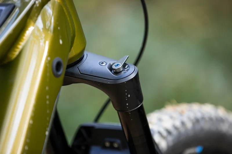VTT Électrique Superior eXF 9049 B 750WH Olive / Noir 2025