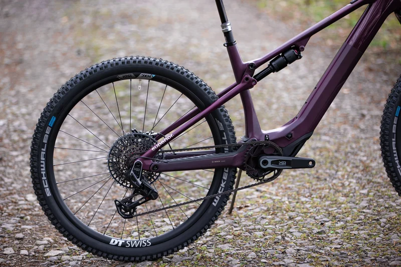 VTT Électrique Superior iXF 9.8 Matt Berry / Carbon 2025