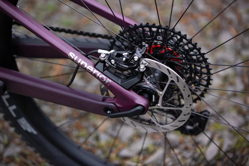 VTT Électrique Superior iXF 9.8 Matt Berry / Carbon 2025