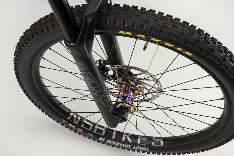 NS BIKES FUZZ 275 RAW / BLACK