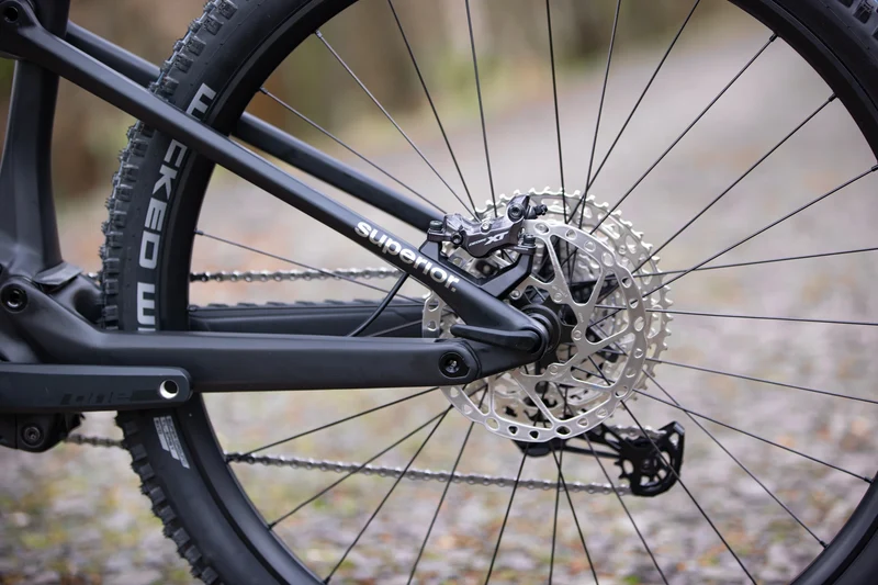 VTT Électrique Superior iXF 9.7 Noir Mat / Noir Gloss 2025