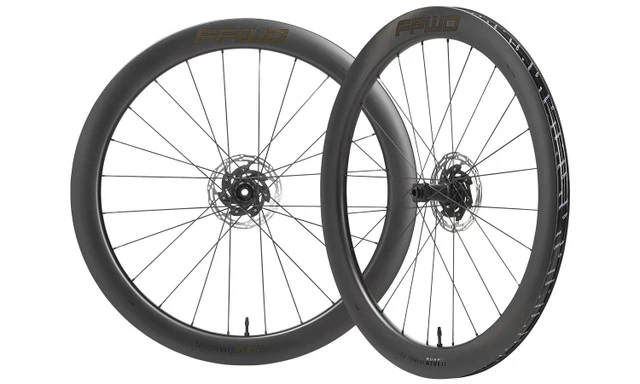 PAIRE DE ROUES RYOT 55 TLR Disque FFWD / Sram XDR ET Shimano HG New 2025