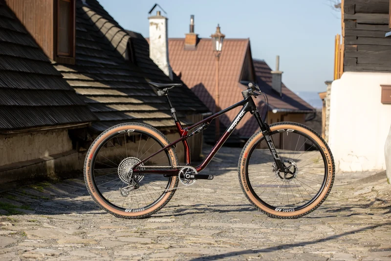 XF 9.9 Team - Gloss Red Carbon/Black 2025