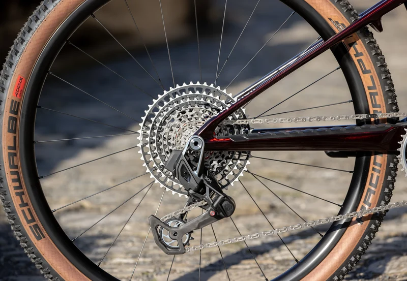 XF 9.9 Team - Gloss Red Carbon/Black 2025
