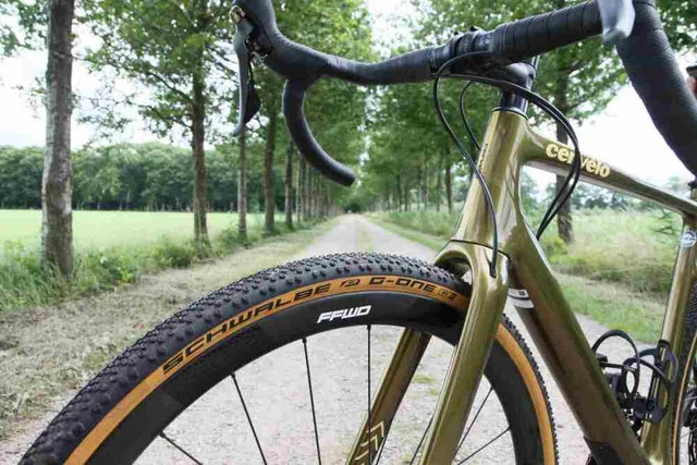 Paire de roues gravel - TLR Disque - DT240 / Shimano HG / Sram XDR